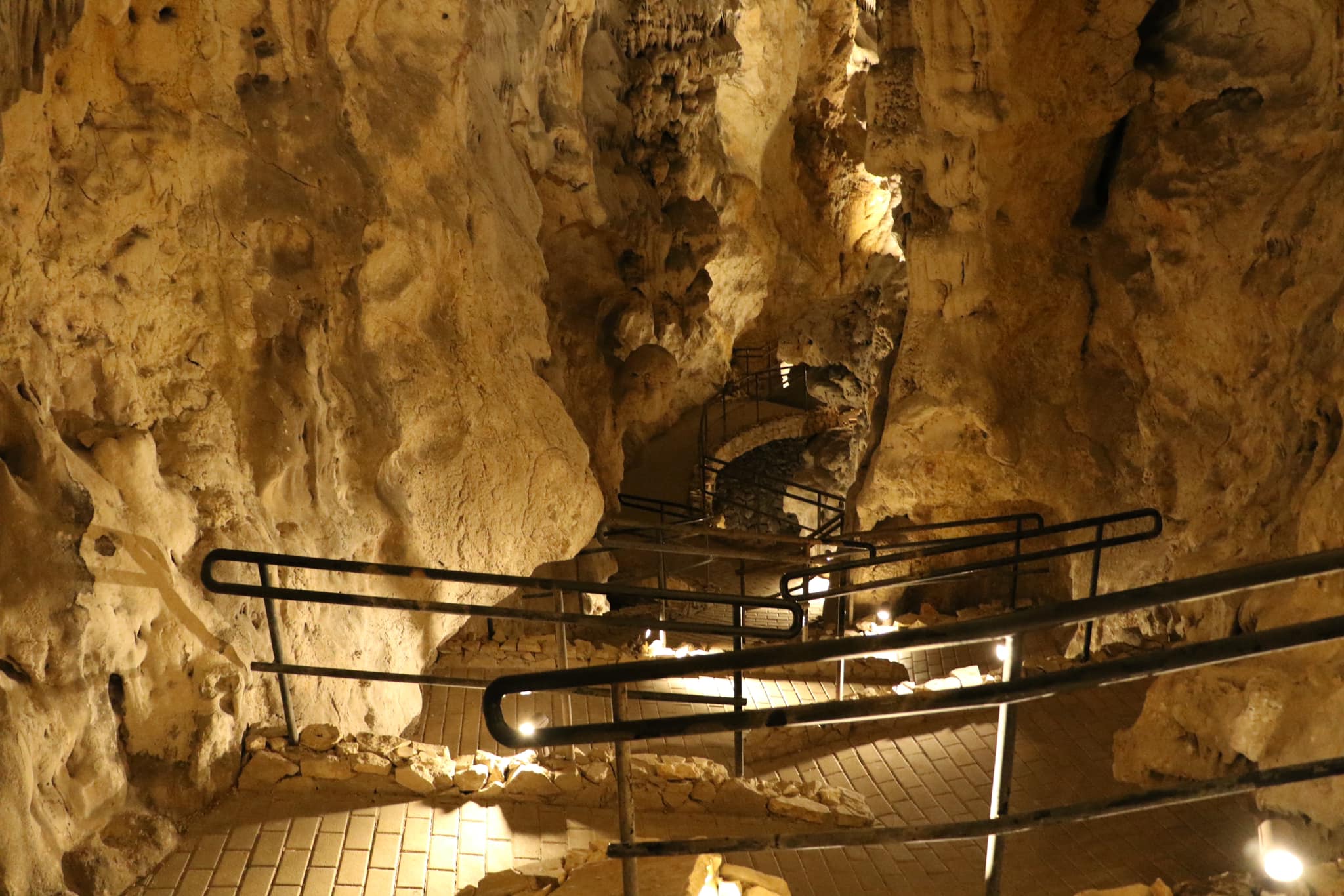 escalera cueva