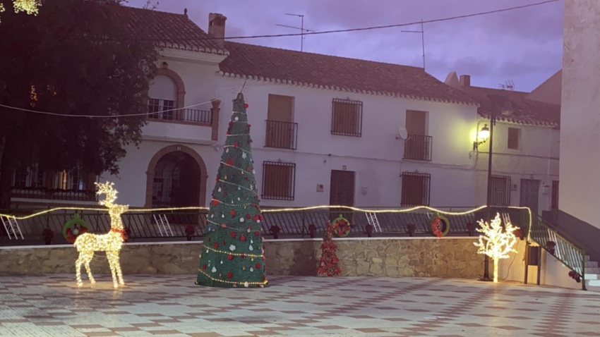 El Ayuntamiento de Píñar refuerza la magia de la Navidad gracias a las ayudas contra la despoblación